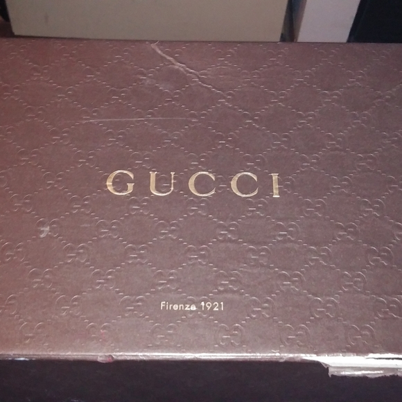 Size 9 an half Gucci shoes for men - Picture 6 of 6